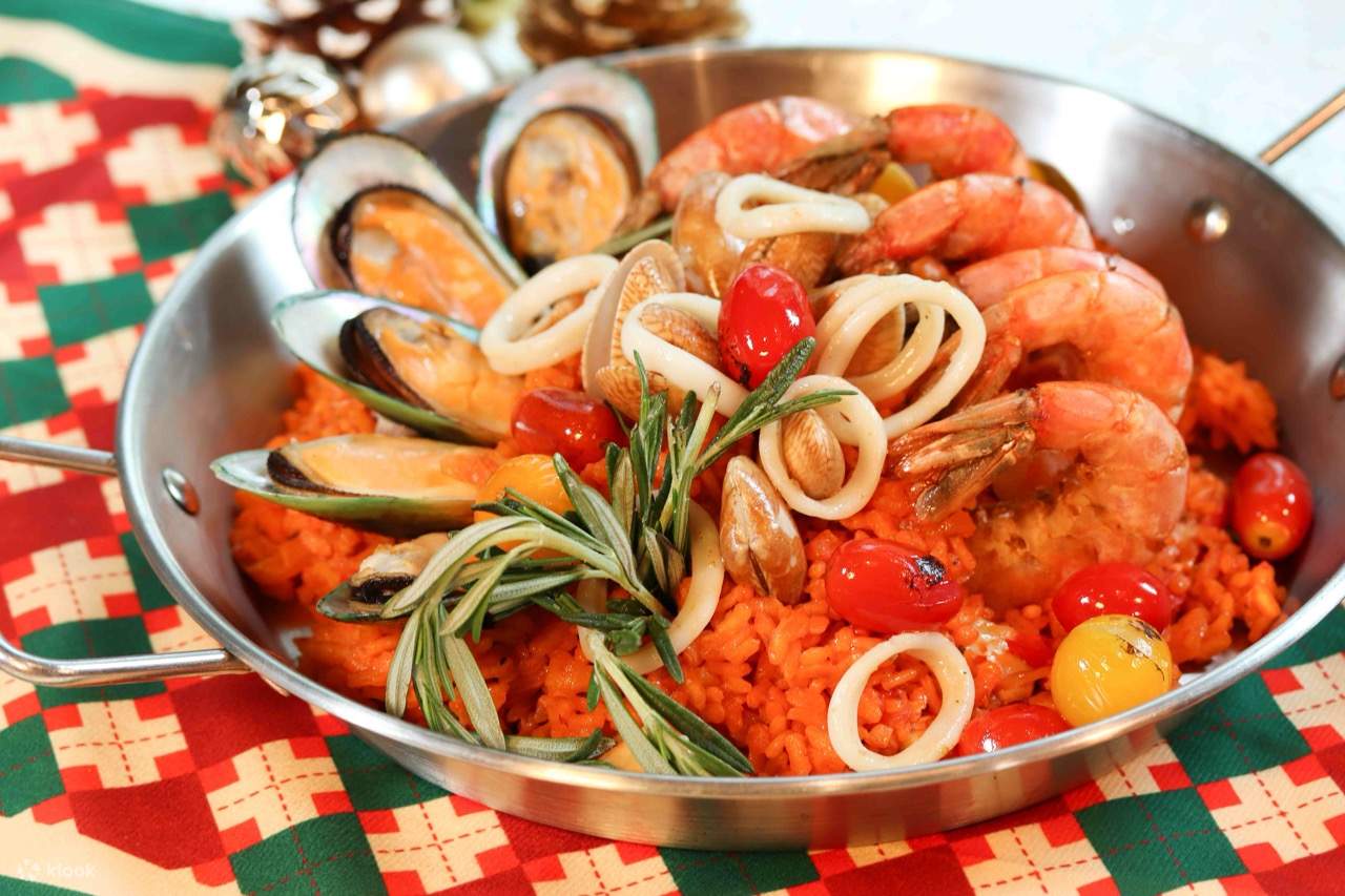 โรงแรมอเล็กซานดรา Hotel Alexandra | Cafe A ภัตตาคารอเล็กซานดรา | บุฟเฟต์อาหารกลางวัน อาหารเย็น และชุดน้ำชายามบ่าย